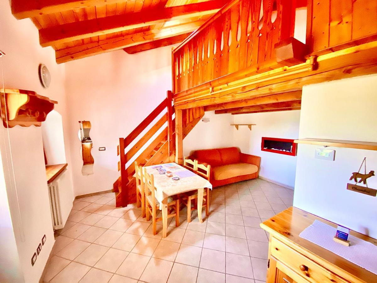 Attico Panoramico Con Soppalco Apartment Gignod ภายนอก รูปภาพ